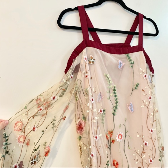 ENTRO Floral Embroidered Cold Shoulder Sleeved Top - Picture 6 of 10